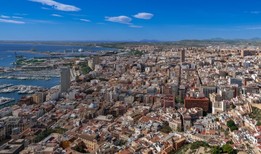 Met het vliegtuig naar Alicante: zo plan je een zonnige reis