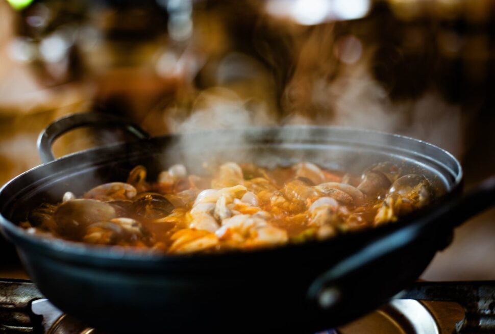 Coq au vin recept: Franse stoofpot met kip en rode wijn